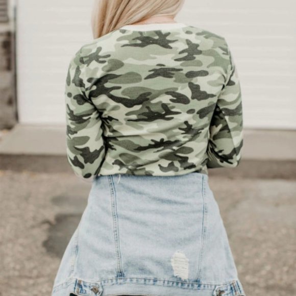 Cameron Notch Neck Camo Long Sleeve Thermal Top - Picture 3 of 5